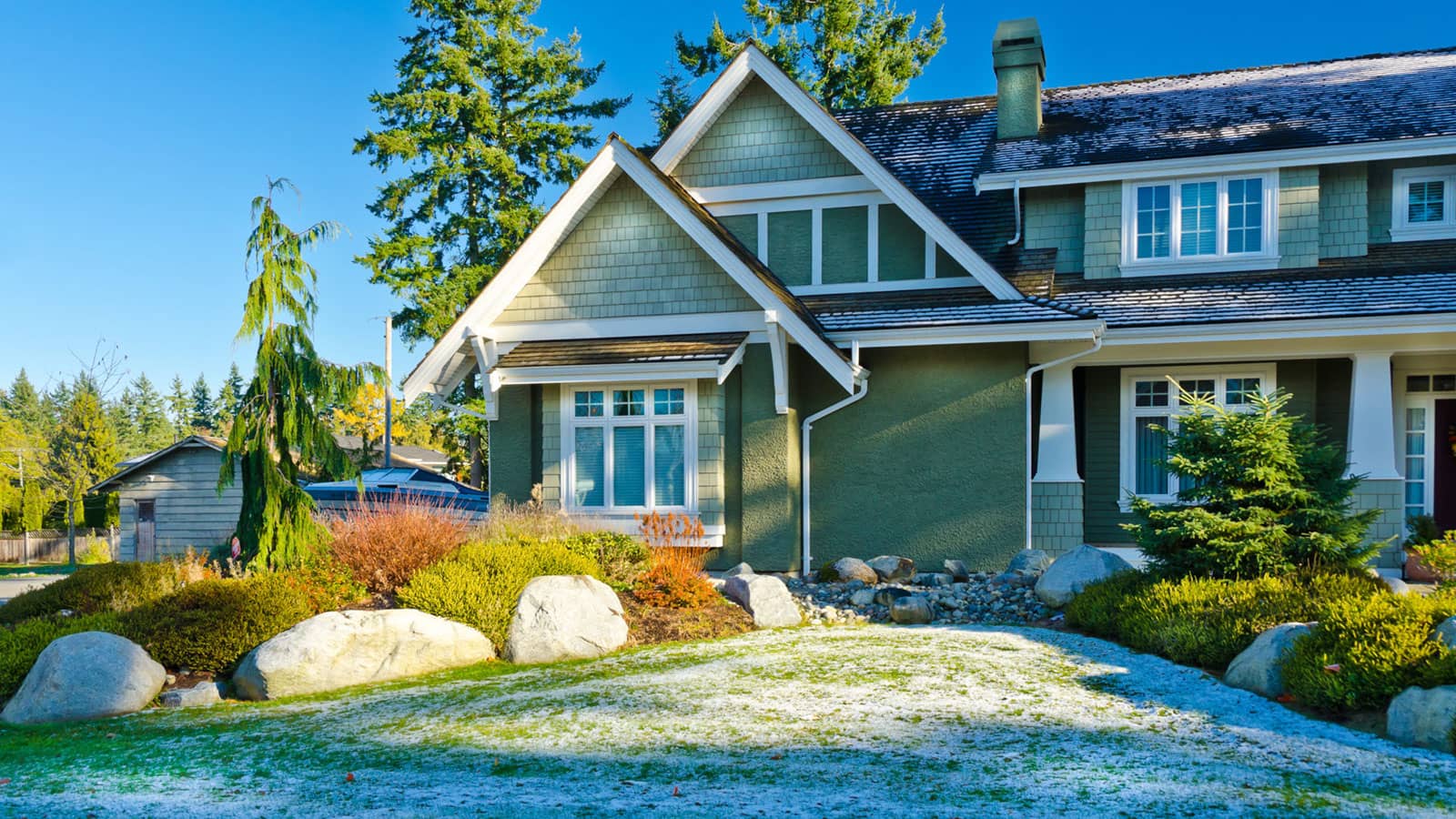 How-to-Keep-Your-Lawn-Green-During-the-Winter-scaled